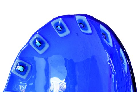 Milieu de table rond en verre bleu