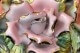 Cesto di fiori in ceramica in stile capodimonte