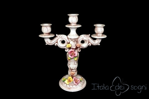 Candelabro con fiori