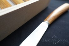 6 piece olive Noble steak knives