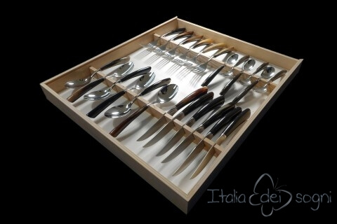 6 piece Noble steak knives, buffalo