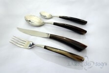 6 piece Noble steak knives, buffalo