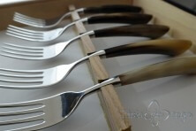 6 piece Noble steak knives, buffalo