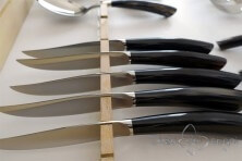 6 piece Noble steak knives, buffalo