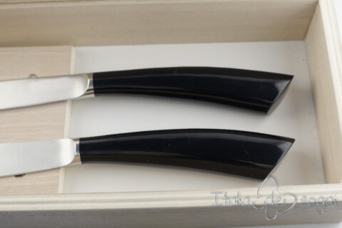 2 piece Noble steak knives, black resin